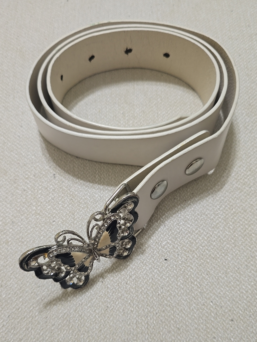 White Women's Belt with Decorative Butterfly Buckle